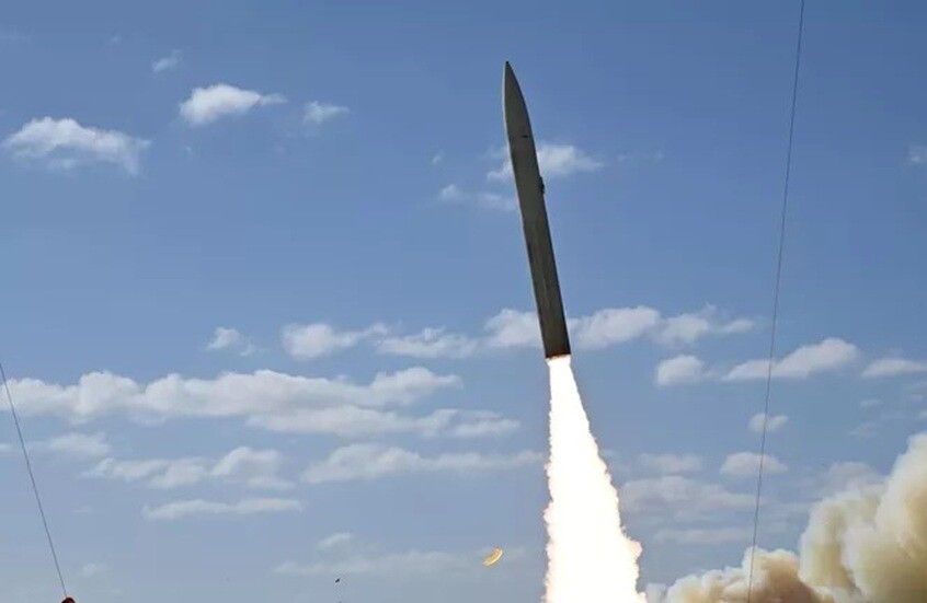 البنتاغون يعلن عن نجاح تجربة نموذج أولي لصاروخ فرط صوتي بحري