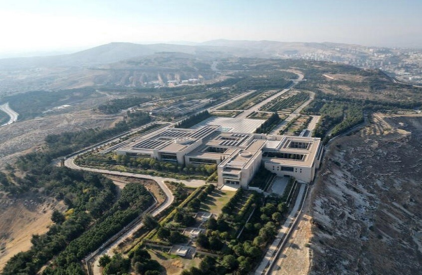 الرئاسة السورية تعلق على القصف الإسرائيلي لمحيط القصر الرئاسي في دمشق