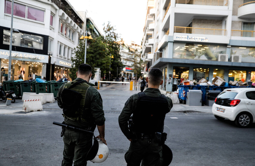 اليونان.. مقتل امرأة بانفجار عبوة ناسفة (صور)