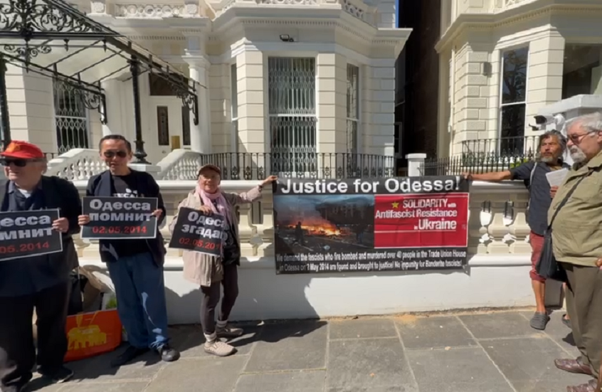 وقفة احتجاجية أمام مقر السفارة الأوكرانية غرب لندن في ذكرى أحداث أوديسا المأساوية