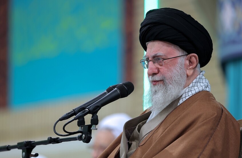  خامنئي: لو توحدت الأمة الإسلامية لما وقعت مآسي فلسطين وتعرض اليمن للضغط