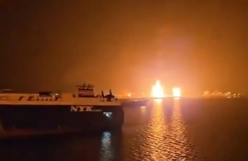 مراسل RT: سلسلة غارات تستهدف ميناء رأس عيسى وجزيرة كمران بالحديدة