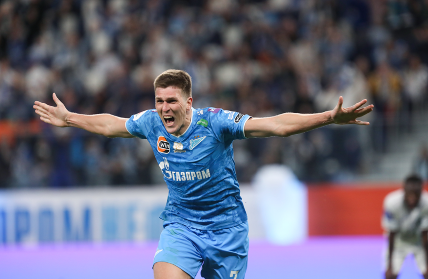 زينيت يهزم نيجني نوفغورود ويبقي على آماله في المنافسة على لقب الدوري الروسي