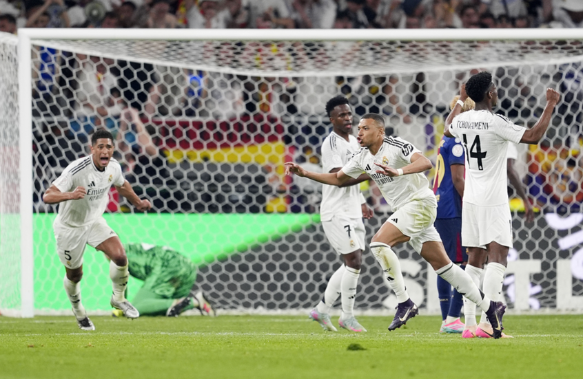 سيناريوهات تتويج ريال مدريد بلقب الدوري الإسباني على حساب برشلونة