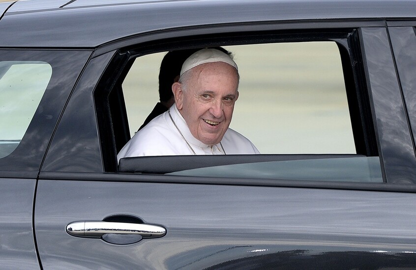 لـ"أطفال غزة".. وصية الراحل فرنسيس الأخيرة (صور)