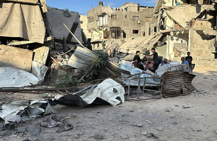 مراسلنا: الدفاع المدني ينتشل عشرات الجثث شمال غزة