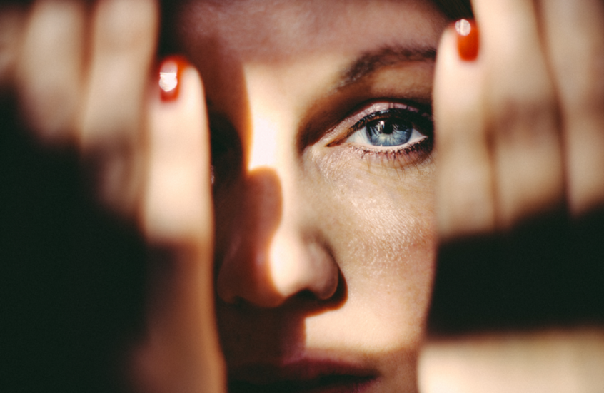 أسرار تحسين ملامح الوجه بأساليب بسيطة وفعّالة