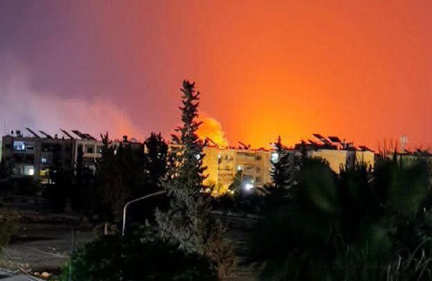 انفجارات عنيفة تهز مدينة حلب السورية جراء خلل فني بدبابة في كلية المدفعية (فيديو)