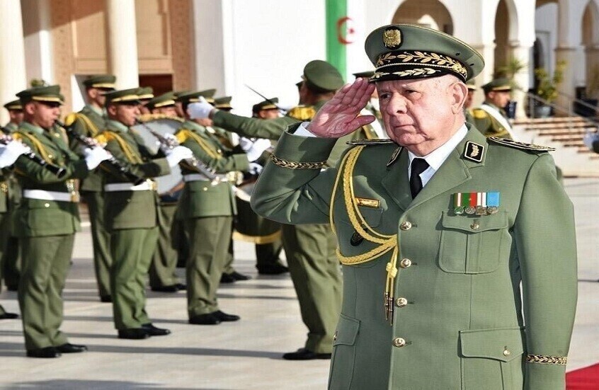 رئيس أركان الجيش الجزائري: بلادنا أول من اكتوت بالإرهاب ولا تقبل المزايدة على خبرتها في مكافحته