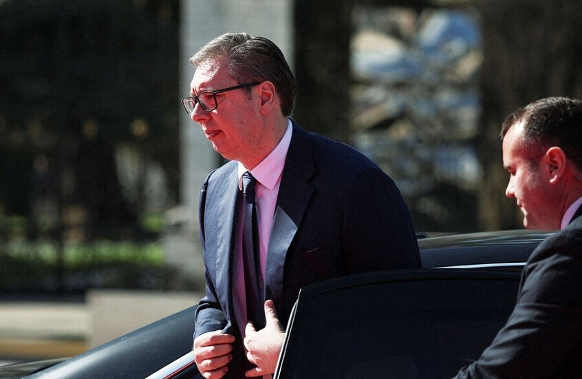 الرئيس الصربي ألكسندر فوتشيتش يصل إلى موسكو (فيديو)