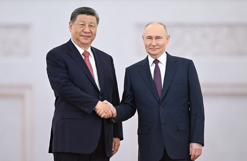 بدء محادثات بوتين وشي في الكرملين (فيديو)