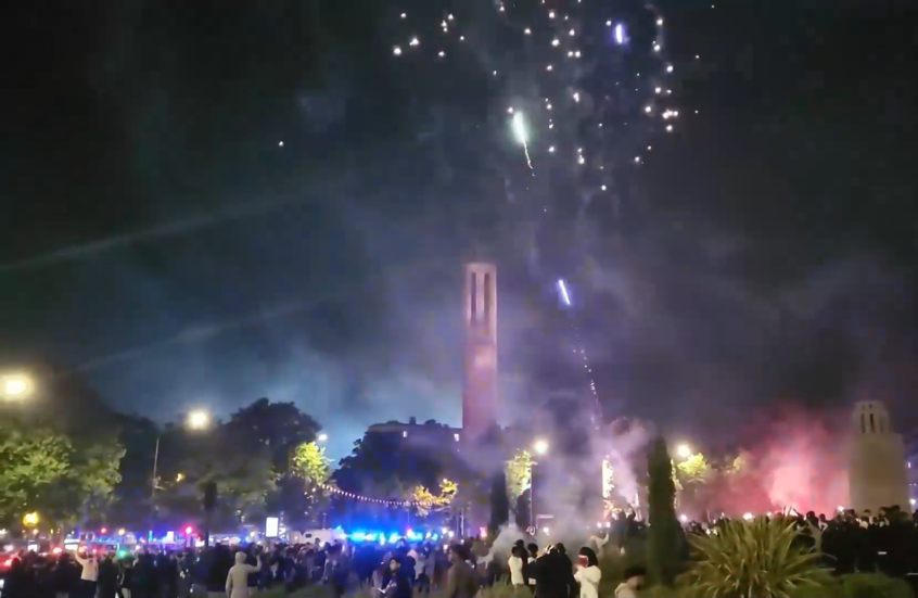 فوضى في شوارع باريس بعد فوز باريس سان جيرمان على أرسنال في نصف نهائي دوري أبطال أوروبا