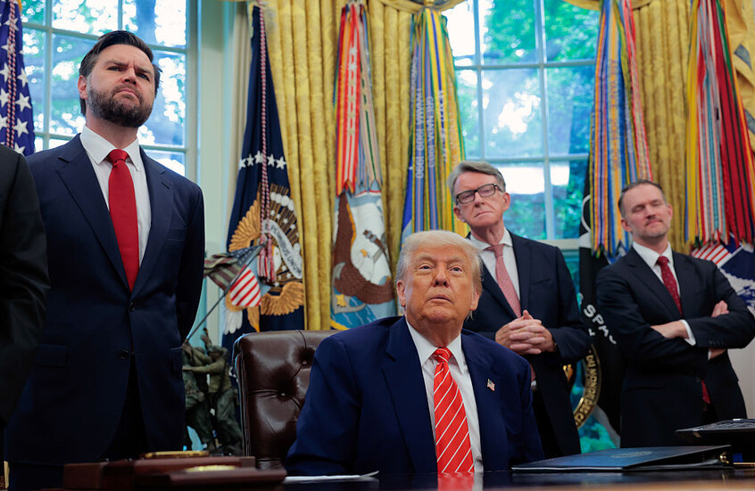 ترامب يعلن التوصل إلى اتفاق تجاري "تاريخي" مع بريطانيا