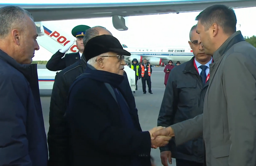 وصول رئيس فلسطين محمود عباس إلى موسكو للمشاركة في فعاليات عيد النصر