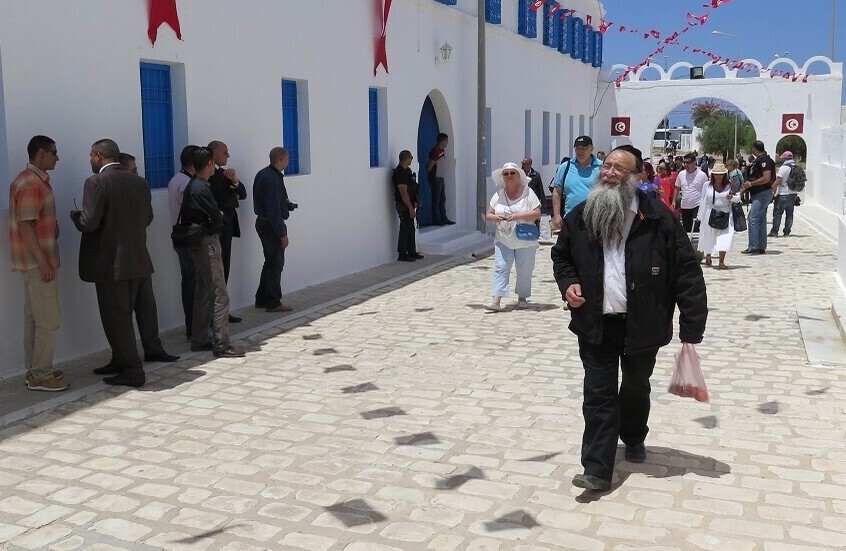 وزير الخارجية الإسرائيلي يطالب السلطات التونسية بحماية اليهود