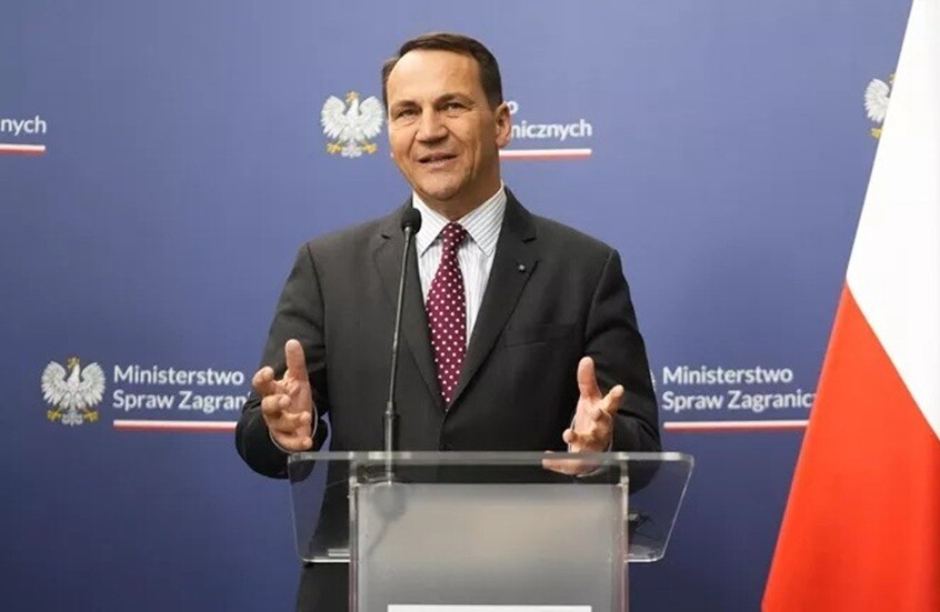 سيكورسكي: تركيا أو الصين يمكن أن تحل محل الولايات المتحدة كوسيط للتسوية الأوكرانية