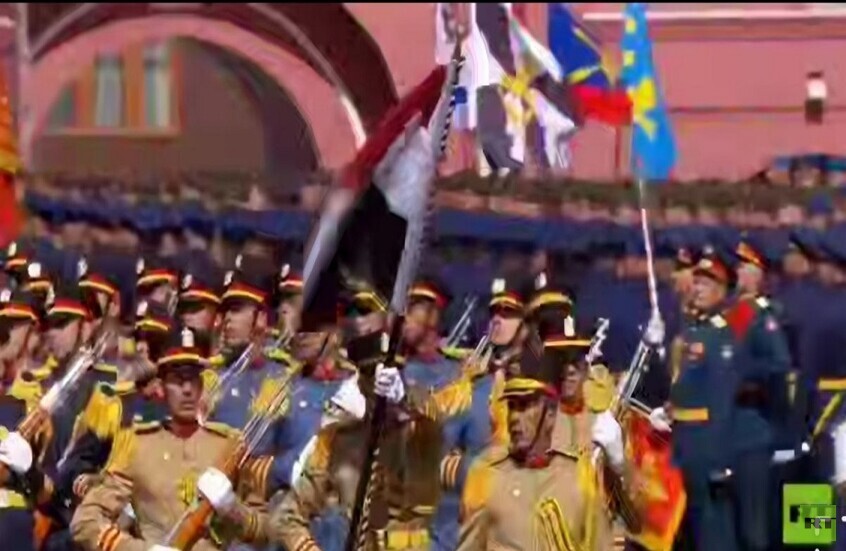 شاهد.. تشكيل من الشرطة العسكرية المصرية في الساحة الحمراء بموسكو