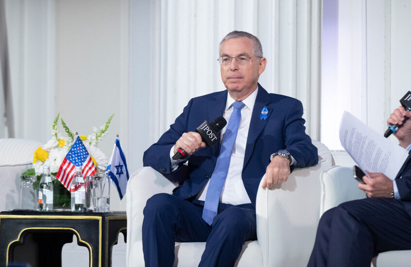 السفير الإسرائيلي السابق لدى واشنطن يتهم نتنياهو بتفويت فرص التطبيع مع السعودية