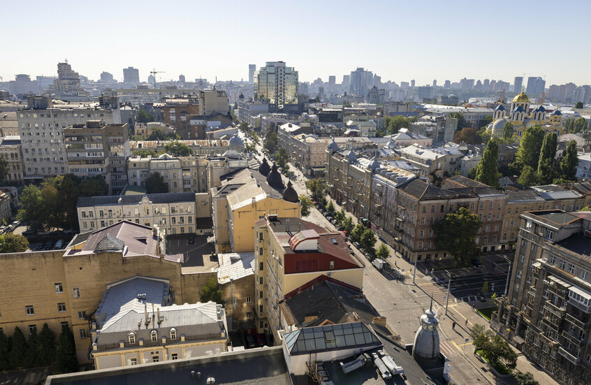 كييف: اعتقال مسنة ارتدت قبعة عليها نجمة الجيش الروسي