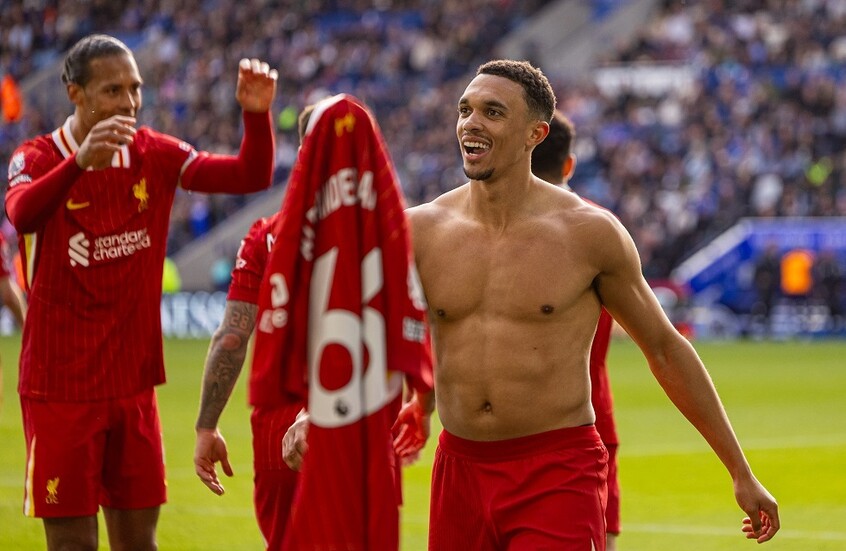 مدرب ليفربول يعلق على رحيل أرنولد