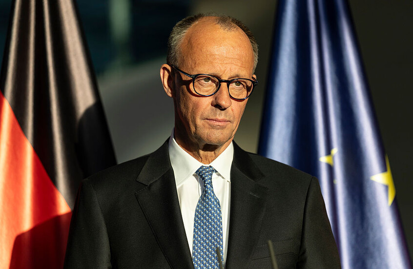 ميرتس يعرب لنتنياهو عن قلقه إزاء مصير الأسرى والأوضاع الإنسانية في غزة