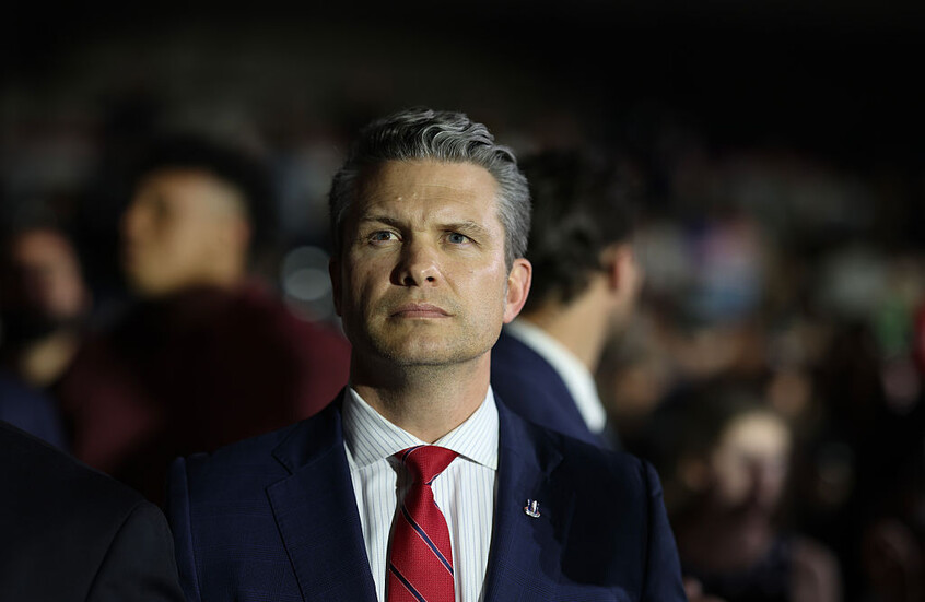 البنتاغون ينفي تقارير تفيد بإلغاء زيارة هيجسيث لإسرائيل