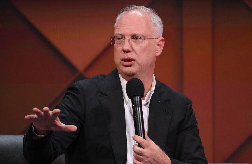 دميترييف: عصر الروايات الكاذبة انتهى