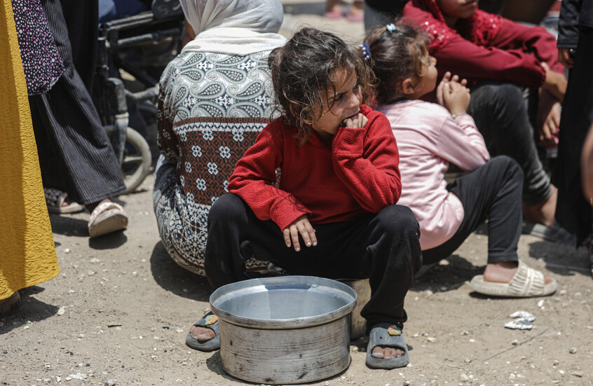 موقع واللاه العبري: الإمارات تبلغ إسرائيل رفضها التعاون مع آلية المساعدات الجديدة لغزة 