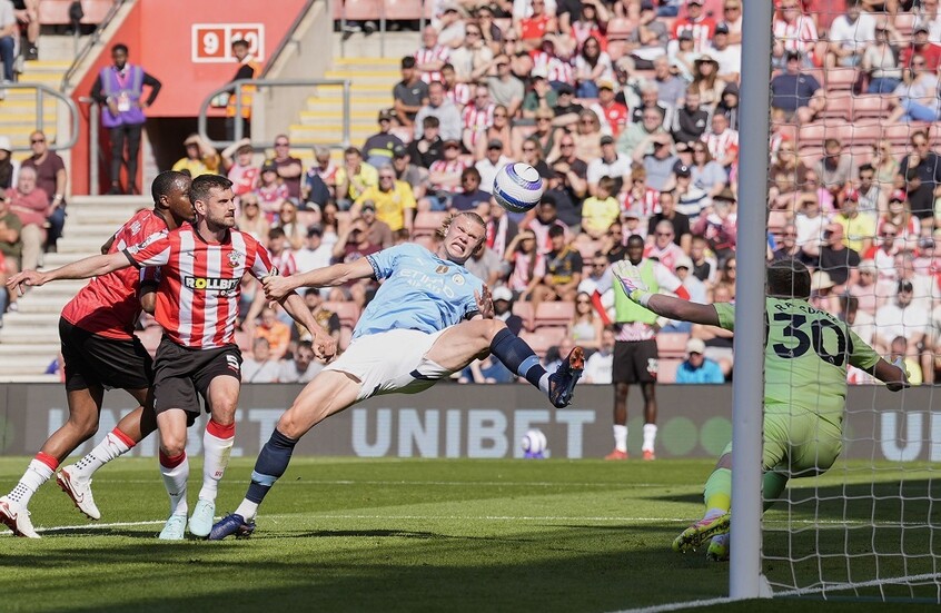 مانشستر سيتي يقع في كمين ساوثهامبتون الهابط إلى دوري "المظاليم"