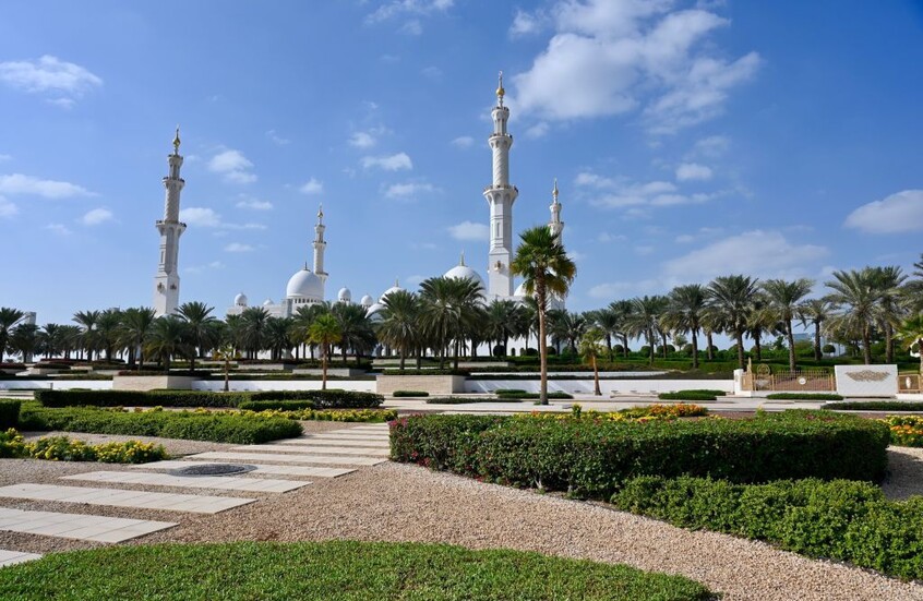 الإمارات تعفي رعايا السودان من غرامات الإقامة