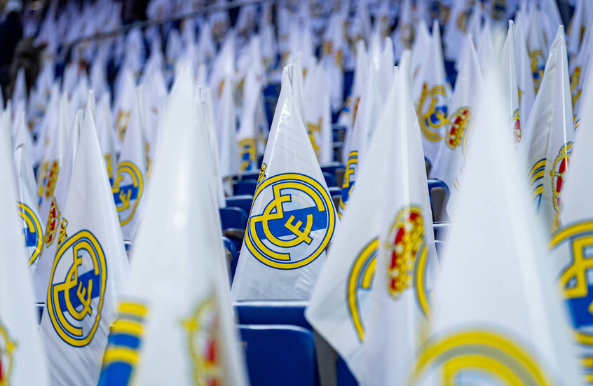 "عار".. جماهير ريال مدريد تنفجر بعد رباعية برشلونة (صورة)