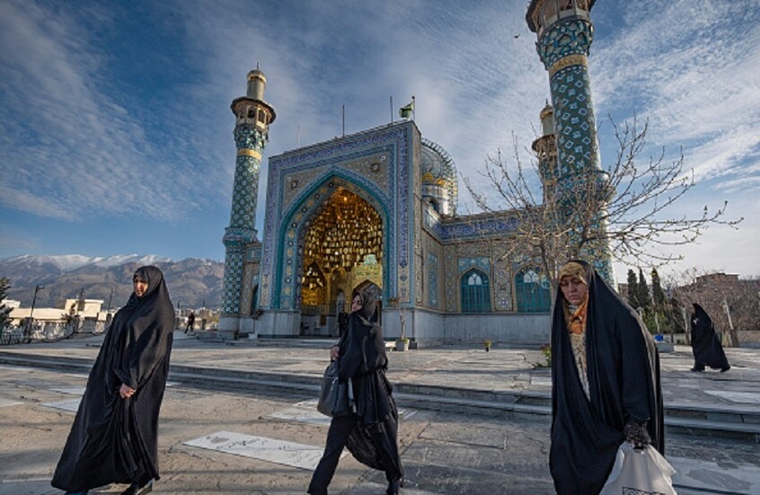 قاليباف: حصر العمل في النظام الحكومي يؤدي إلى الفشل ونحتاج لحركة توعية في البلاد