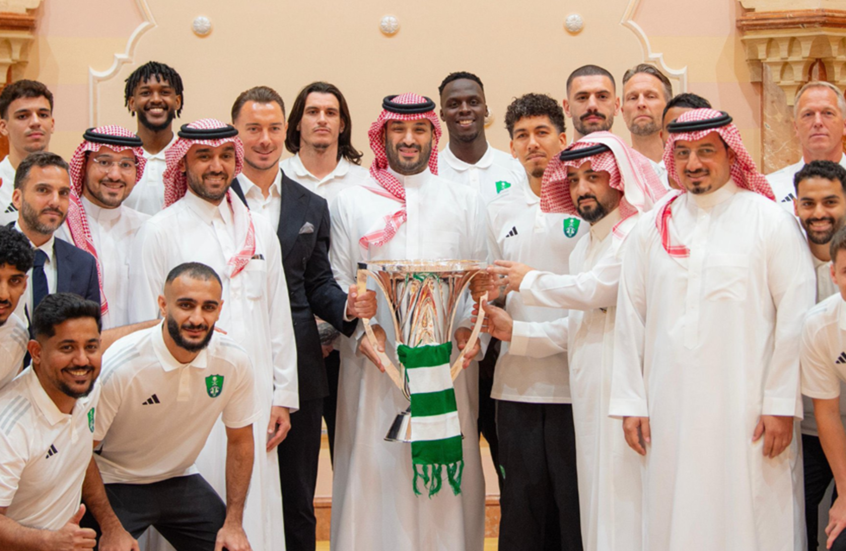 ولي العهد السعودي يكرم فريق أهلي جدة بعد تتويجه التاريخي بدوري أبطال آسيا (صور)