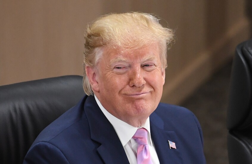 ترامب يشيد بالمحادثات مع الصين بشأن الخلافات التجارية