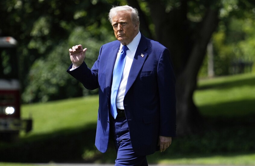 ترامب: نفكر بشكل جدي في تخفيف العقوبات عن سوريا لمنحها بداية جديدة