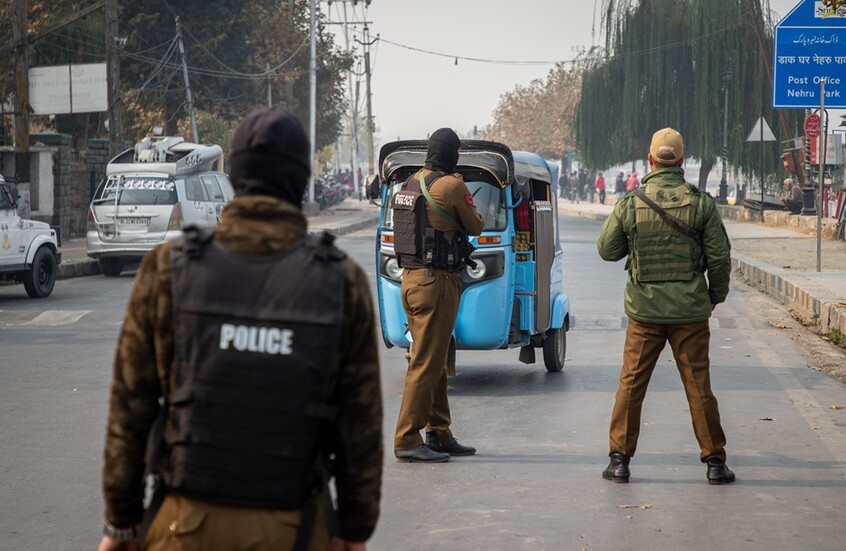 الهند.. مصرع 15 شخصا في البنجاب الهندية جراء تسمموا بكحول مغشوش