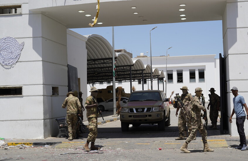 ليبيا.. بلدية "طرابلس المركز" تحذر من خطورة الاقتتال الداخلي وتدعو إلى وقف فوري لإطلاق النار