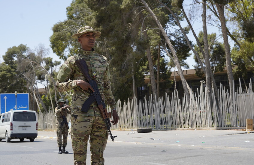 مصدر عسكري بجهاز الردع لـ RT: قواتنا تستعيد السيطرة على عدد من السجون و والمواقع الحيوية في طرابلس