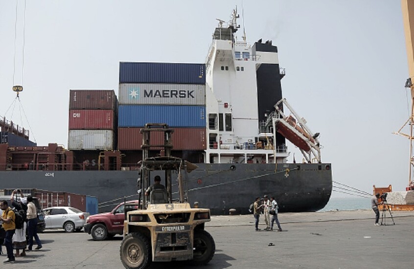 الجيش الإسرائيلي ينذر بإخلاء 3 موانئ يمنية فورا