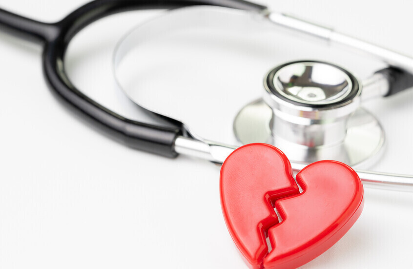 دراسة: متلازمة "القلب المكسور" تفتك بالرجال بمرتين أكثر من النساء