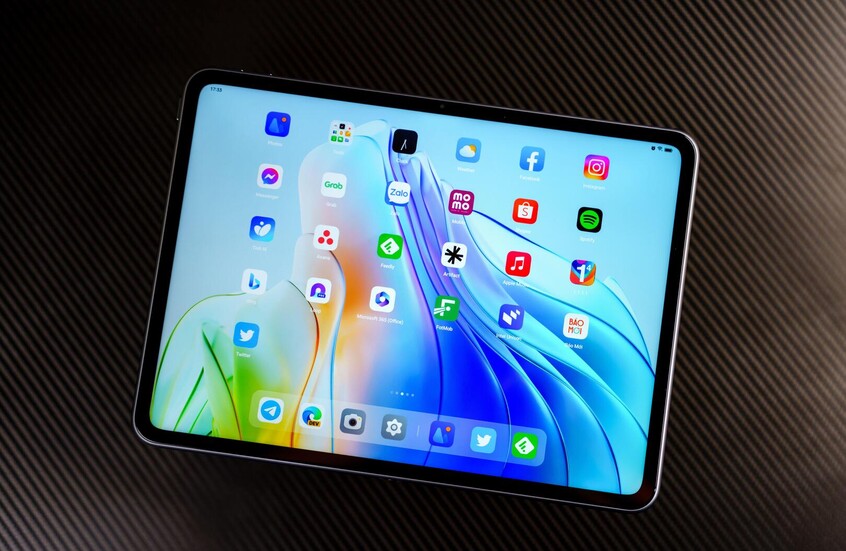 Oppo تروّج لحاسبها المنافس الجديد