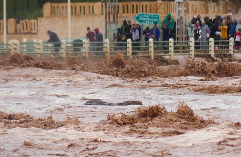 الجزائر.. فيضانات وسيول جارفة تخلف ضحايا ومصابين (صور + فيديو)