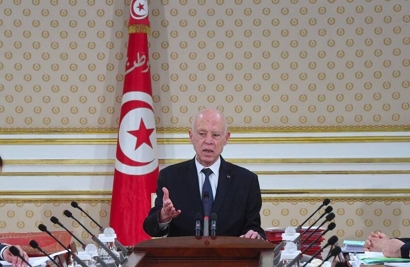 الرئيس التونسي: الدولة تدار بقوانينها ومؤسساتها لا بتدوينات من الخارج