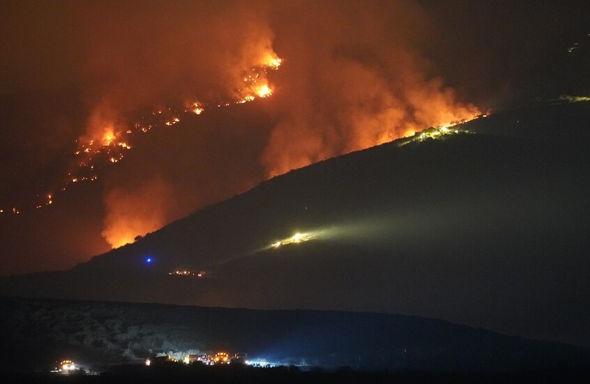 "الوطن" السورية: القوات الإسرائيلية تفتعل حريقا في ريف القنيطرة الجنوبي