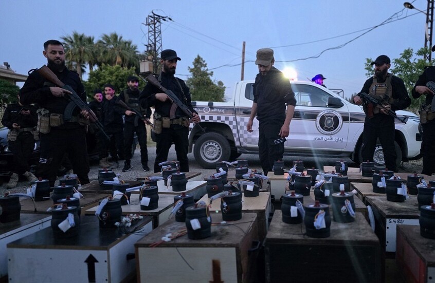 الأمن السوري يضبط مستودعا ضخما يحتوي عبوات ناسفة معدّة للتفجير في ريف القرداحة بمحافظة اللاذقية