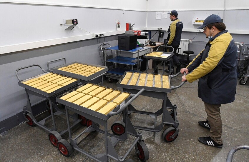 الذهب يتجه لتسجيل أسوأ أداء أسبوعي في 6 أشهر