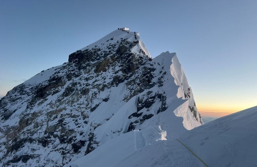 وفاة متسلقين هندي وفلبيني على جبل إيفرست