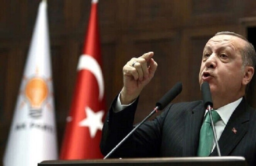 صحفي تركي يكشف ما فعله أردوغان أمس مع ماكرون