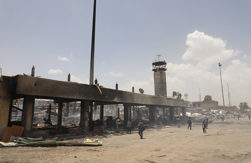 الحوثيون يعلنون استئناف العمل في مطار صنعاء بعد توقفه بسبب الضربات الإسرائيلية