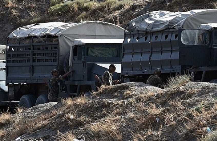 الجيش الجزائري يقضي على "إرهابيين" اثنين ويصادر أسلحة وذخيرة شرق البلاد